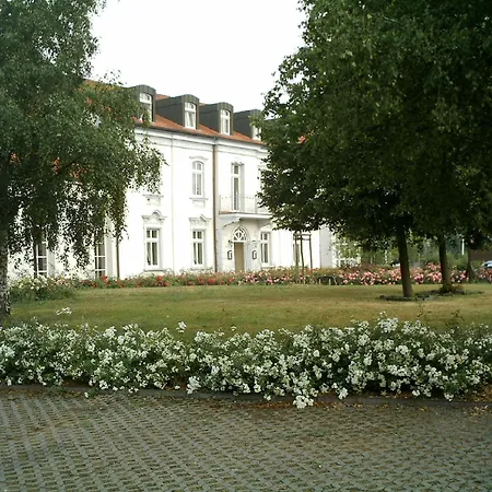 Schuetzenhaus Отель 3*